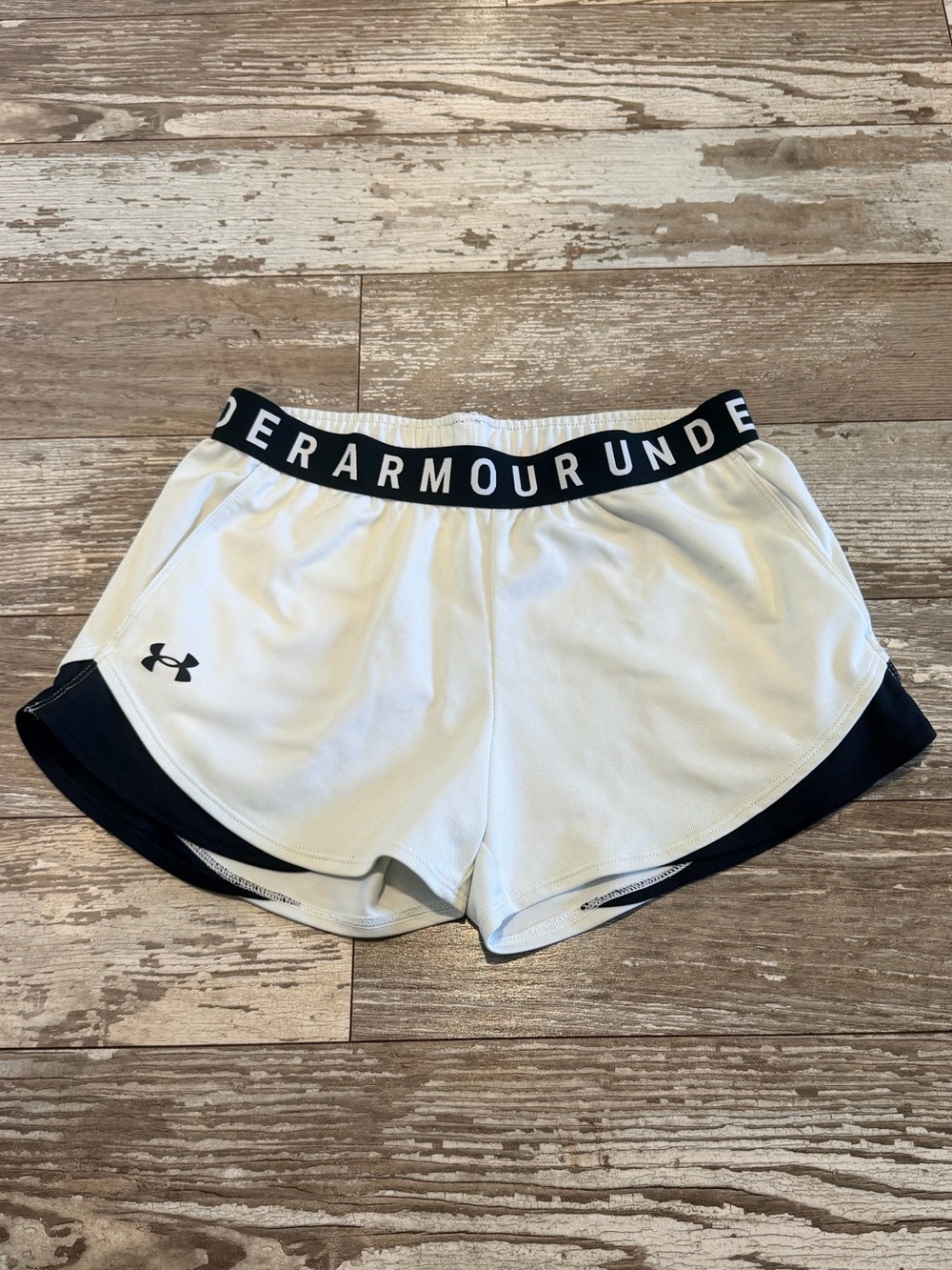 Under Armour White Athletic Shorts with Black Trim and Pockets Size Small